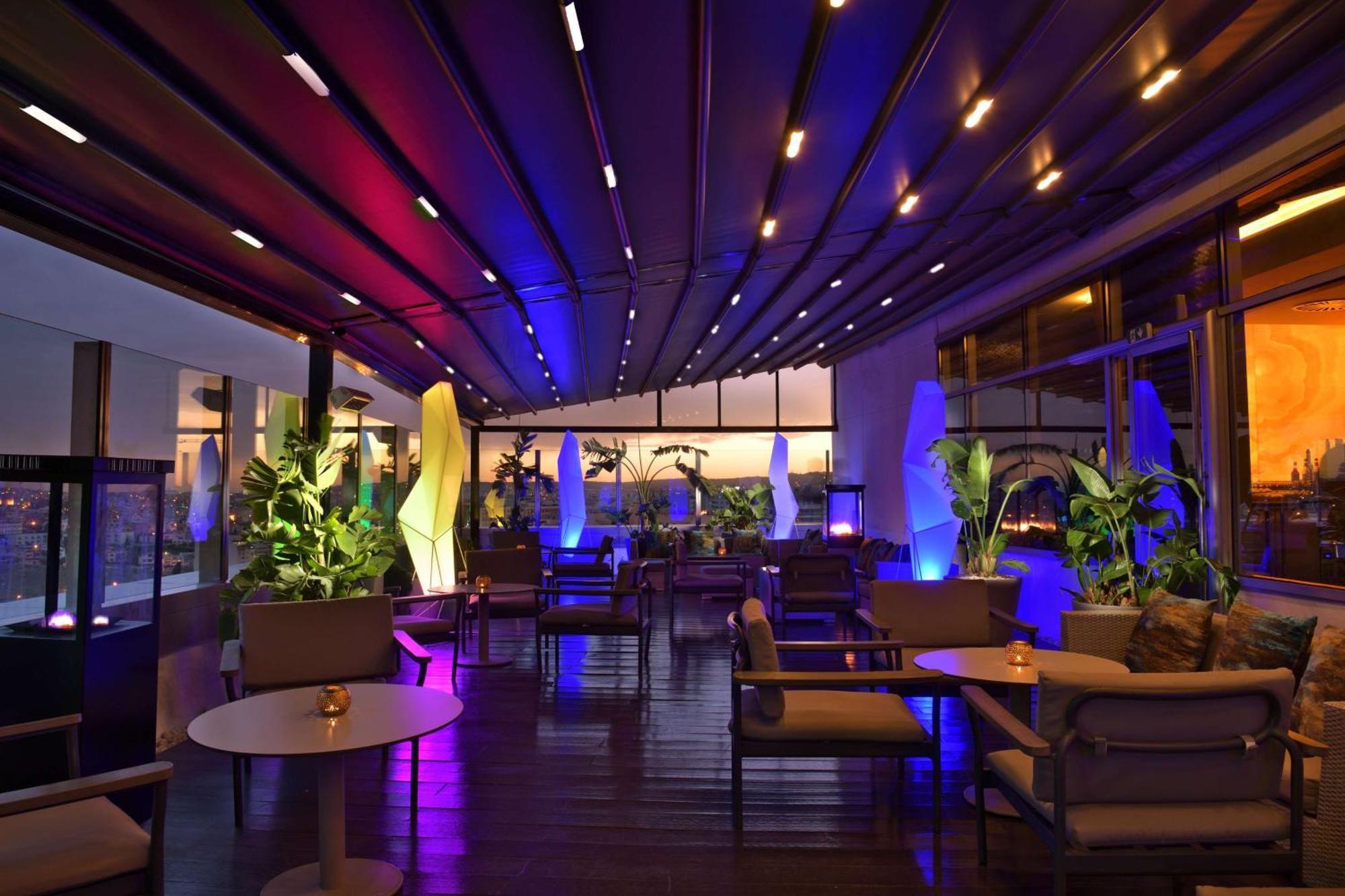 Hilton Tanger City Center Zewnętrze zdjęcie The interior of the lounge