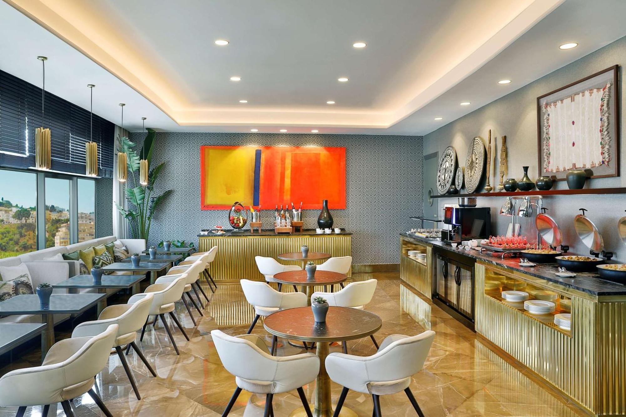 Hilton Tanger City Center Zewnętrze zdjęcie The Club lounge at London Heathrow Airport