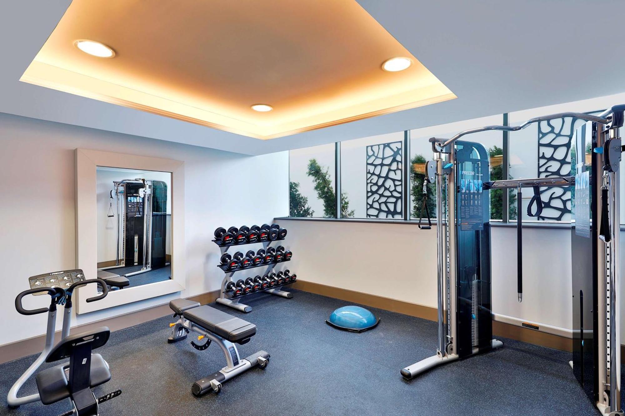Hilton Tanger City Center Zewnętrze zdjęcie The gym at the hotel